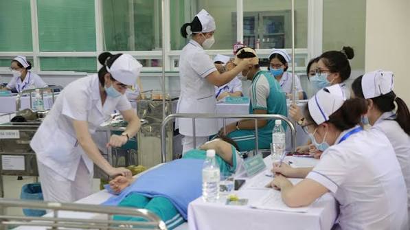 Phụ cấp ưu đãi nghề nhân viên y tế: Quy định về mức 100%